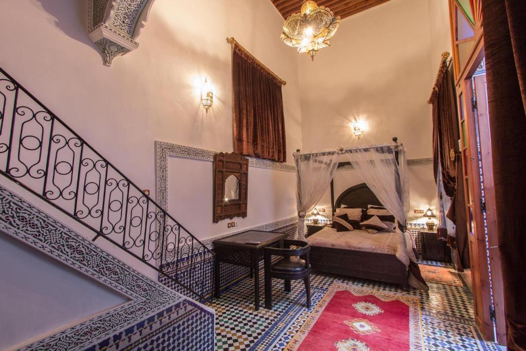 Riad Naila &